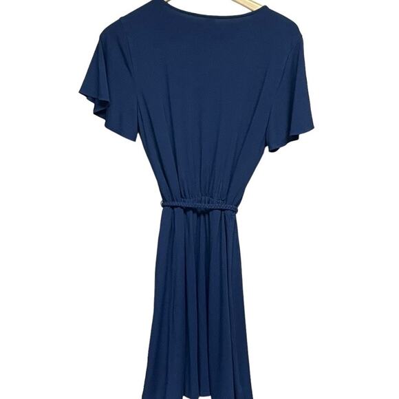 Navy Blue Short Sleeve Dress with Embroidered V-Neckline Old Navy Size Medium - Picture 6 of 9